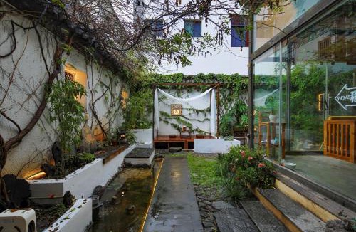 Dali Ancient Town House | Dali Buxianshan Guesthouse-in Dali ancient city,english speaking, home cat, recommend by lonely plan net