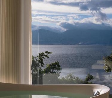 Dali Town House | Dali Huajianyue Seaview Resort Hotel