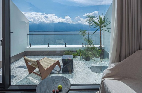 Dali Town Apartment | Dali Qianhe Juxi beach holiday Hotel