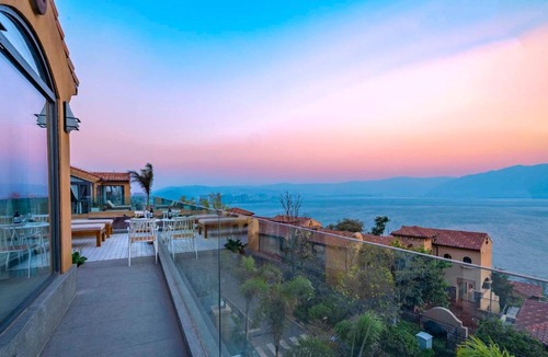 Dali Hotel | Dali Sea Coconut · Muxin Yeelen Villa Sea View Resort Homestay (Erhai Branch