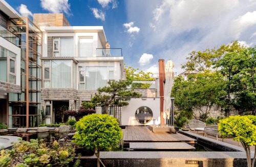 Dali Town Hotel | Dali Shanshuijian No.5 Courtyard Villa Garden Resort Hotel