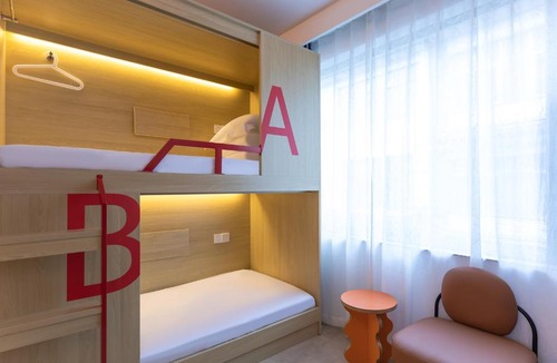Dali Ancient Town Hotel | Dali Upland International Youth Hostel, near the south gate of the ancient city ,5 mins walk to the old town, Close to Er Hai Lake, convenient payment and visa cards are accepted