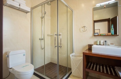 Dali Ancient Town Bed & Breakfast | Dali Yanyuan Mountain Retreat（大理晏清山居客栈)