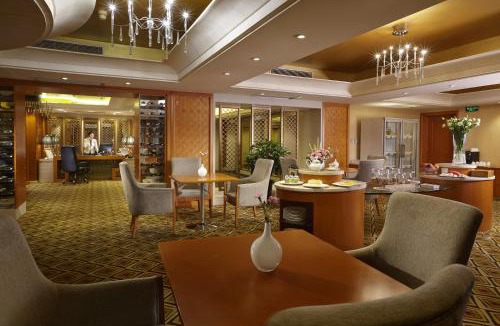Jinzhou District Hotel | Dalian East Hotel