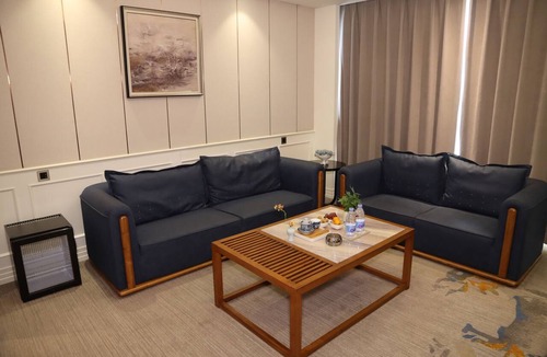 Tongren Hotel | Dalong Century Bojun Hotel
