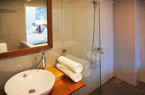 Tho Quang Beach Hotel | Dan Oasis Beach Hotel and Apartment