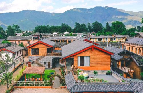 Baisha Old Town Apartment | Dawnscape snowmountain viewing Courtyard - Baisha old town
