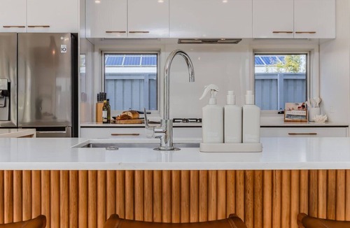 Casuarina Resort | Daybreak Shores- Absolute Beachfront holiday home