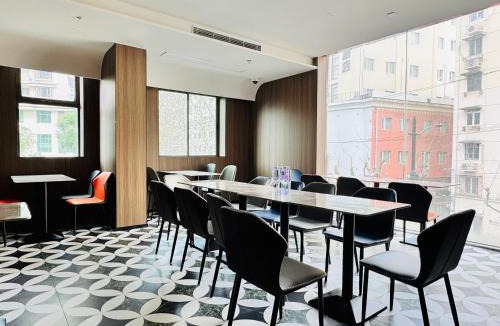 Dapuqiao Hostel | Dayin Youth Hostel -Near French Concession Tianzifang Xintiandi -Social Area -Bar -Café -Free Laundry Luggage Storage -24H Front Desk - English Service