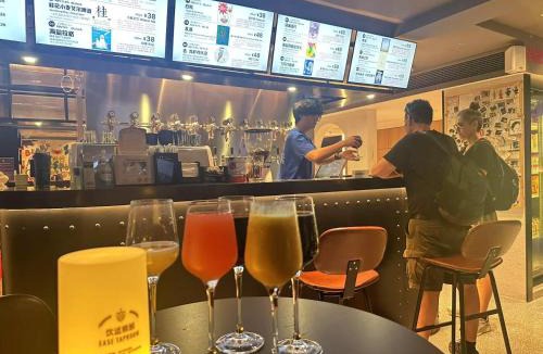 Jing'an Hostel | Dayin Youth Hostel - People's Square & Nanjing Road -Social Area -Bar -Café -Gym -Free Laundry Luggage Storage -24H Front Desk - English Service