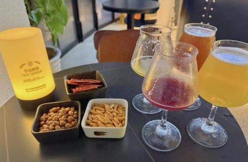Jing'an Hostel | Dayin Youth Hostel - People's Square & Nanjing Road -Social Area -Bar -Café -Gym -Free Laundry Luggage Storage -24H Front Desk - English Service