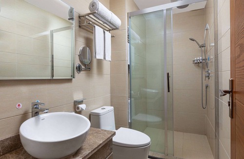 Xiaguan Hotel | Days Inn By Wyndham Dali Erhai Park