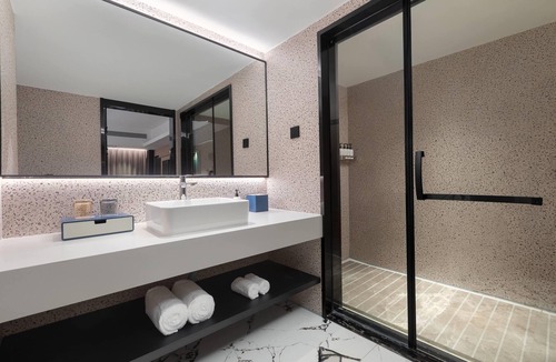 Yueyanglou District Hotel | Days Inn by Wyndham Yueyang Train Station