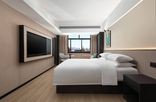 Yueyanglou District Hotel | Days Inn by Wyndham Yueyang Train Station