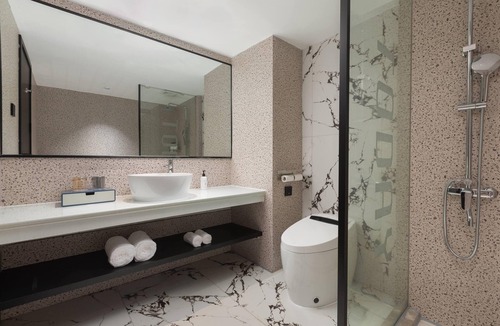 Yueyanglou District Hotel | Days Inn by Wyndham Yueyang Train Station
