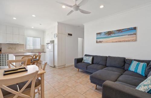 Forster Apartment | Debra Court 11