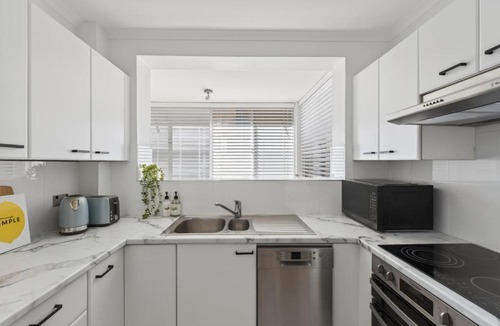 Dee Why Apartment | Dee Why Beachside 2BR with AC | 3min Walk to Beach