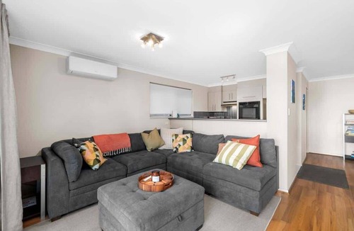 Denhams Beach Apartment | Denhams Beach Waterfront
