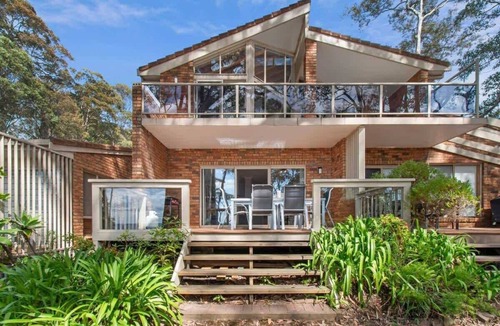 Denhams Beach Apartment | Denhams Beach Waterfront