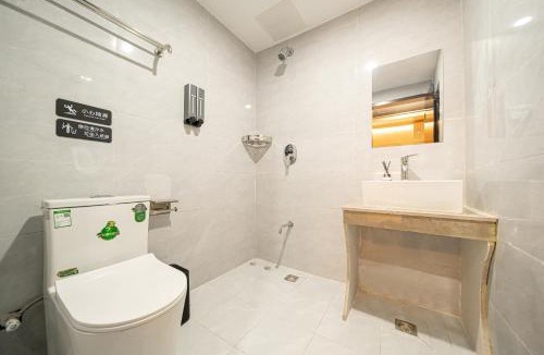 Downtown Shanghai Hotel | Denpa Inn - The Bund East Nanjing Road