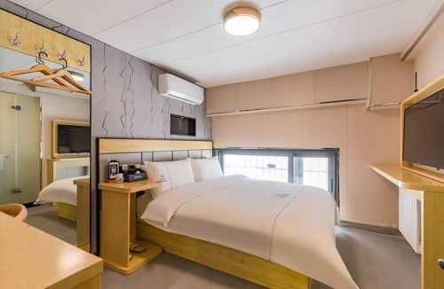 Middle Chaoyang Hotel | Dequan Chaoyang Park Hotel
