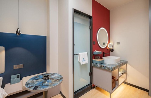 Middle Chaoyang Hotel | Dequan Lishui International Hotel, near Sanlitun