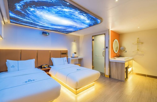 Middle Chaoyang Hotel | Dequan Luxury HuaYuan Hotel