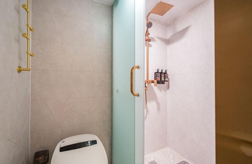 Middle Chaoyang Hotel | Dequan Luxury Huayuan Hotel, near SOLANA