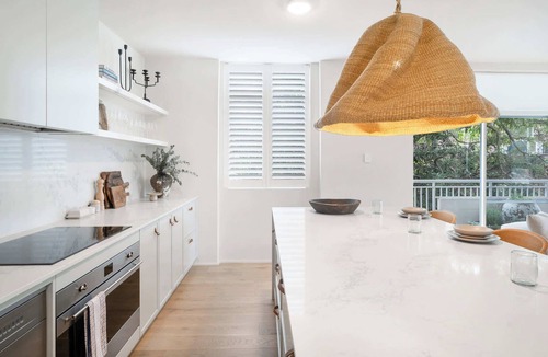 Darling Point Apartment | Designer Living in Darling Point with Parking