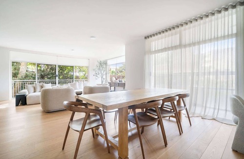 Darling Point Apartment | Designer Living in Darling Point with Parking