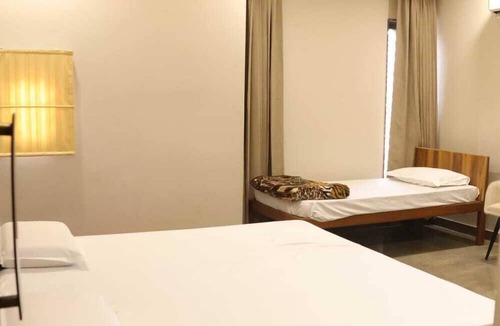 Vrindavan Hotel | Devraha Seva Ashram - Vrindavan