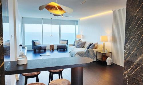 Vaucluse Apartment | Diamond Bay Cliff Apartment & Coastal Walks