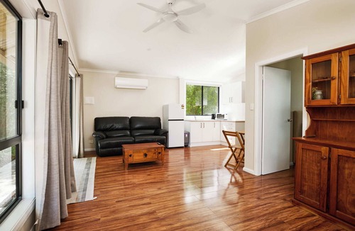 Diamond Beach Cabin | Diamond Cottage - Charming self-contained cottage in Diamond Beach