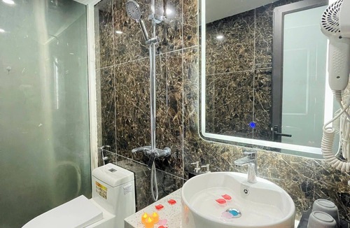 Long Bien Hotel | Diamond Hotel