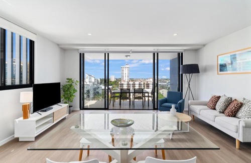 Mooloolaba Hotel | Direct Collective - Sea Breeze Mooloolaba