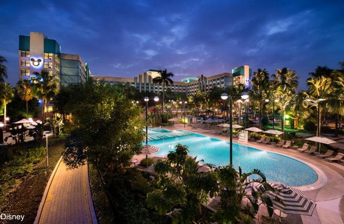 Lantau Hotel | Disney's Hollywood Hotel