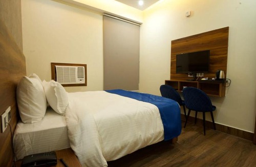 Mohangarh Hotel | Dolphin Club, Bara Banki
