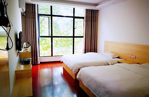Beihu District House | DONG JIANG HU XIANG CUN DA WAN CAI Hotel
