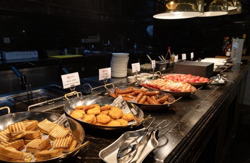 Huaihai Road Commercial Area Hotel | Donghu Collection Hotel