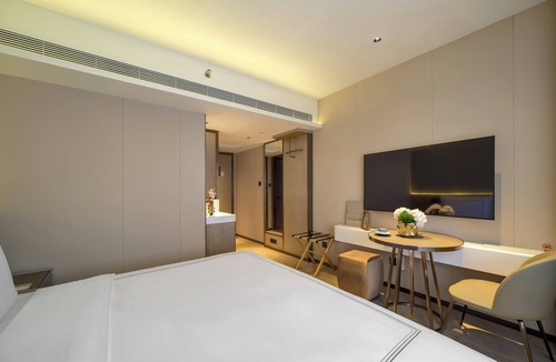 Huaihai Road Commercial Area Hotel | Donghu Collection Hotel Shanghai
