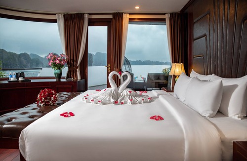 Ha Long Hotel | Dora Cruise