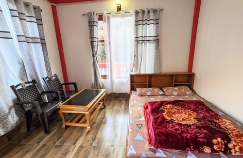 Bomdila Bed & Breakfast | DOUBLE BED DELUXE ROOM 3