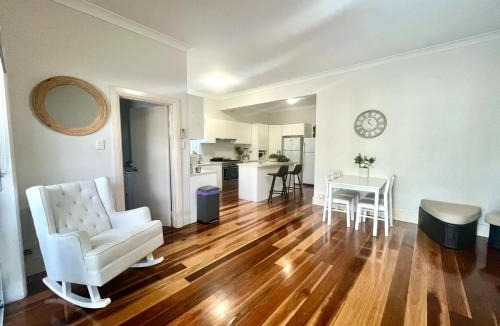 Brighton-le-Sands House | Double room near airport & popular beach