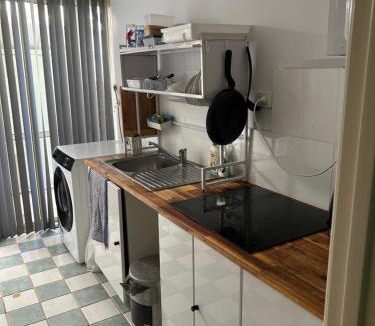 Canning Vale House | double room share bathroom and kitchen