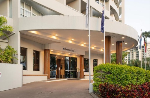Cairns Central Business District Hotel | DoubleTree by Hilton Cairns