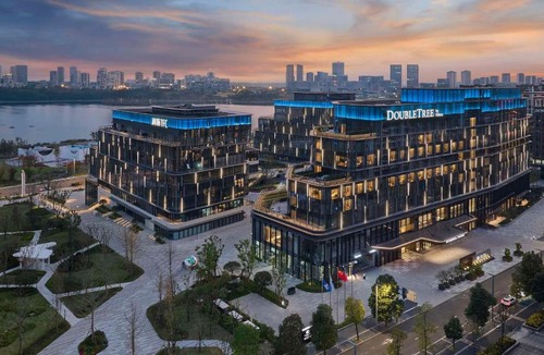 Shuangliu District Hotel | Doubletree By Hilton Chengdu Xinglong Lake