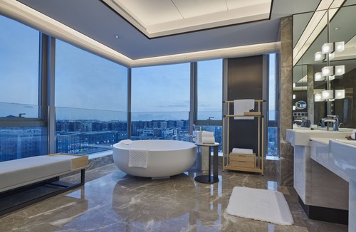 Bao'an Hotel | DoubleTree by Hilton Shenzhen Airport