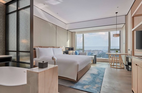 Bao'an Hotel | DoubleTree by Hilton Shenzhen Airport