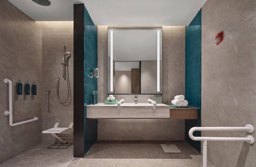 Jinshui District Hotel | DoubleTree By Hilton Zhengzhou East
