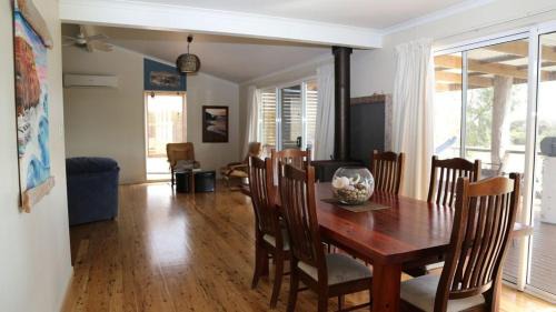 Warrenben House | Driftaway - WIFI, Netflix, pet friendly, comfort
